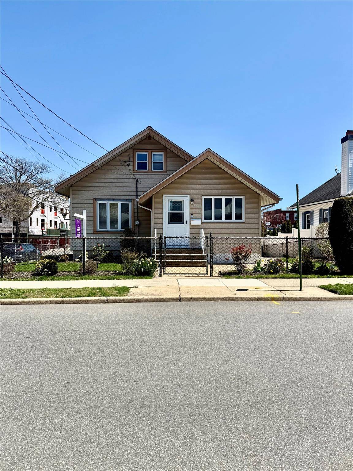 Westbury, NY 11590,248 Fulton ST