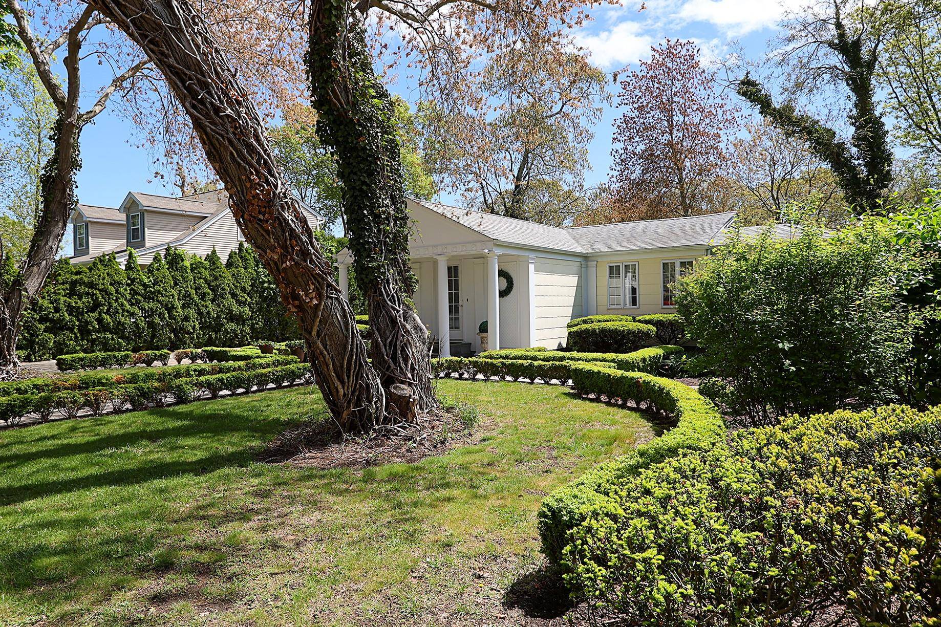 Center Moriches, NY 11934,45 Holiday BLVD