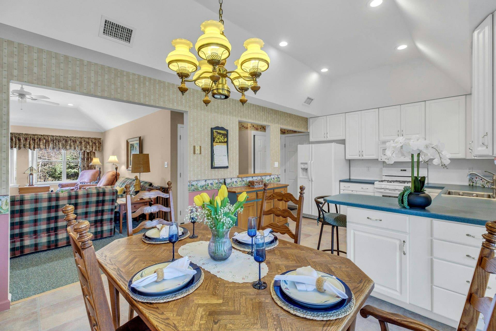 Moriches, NY 11955,64 Paige LN