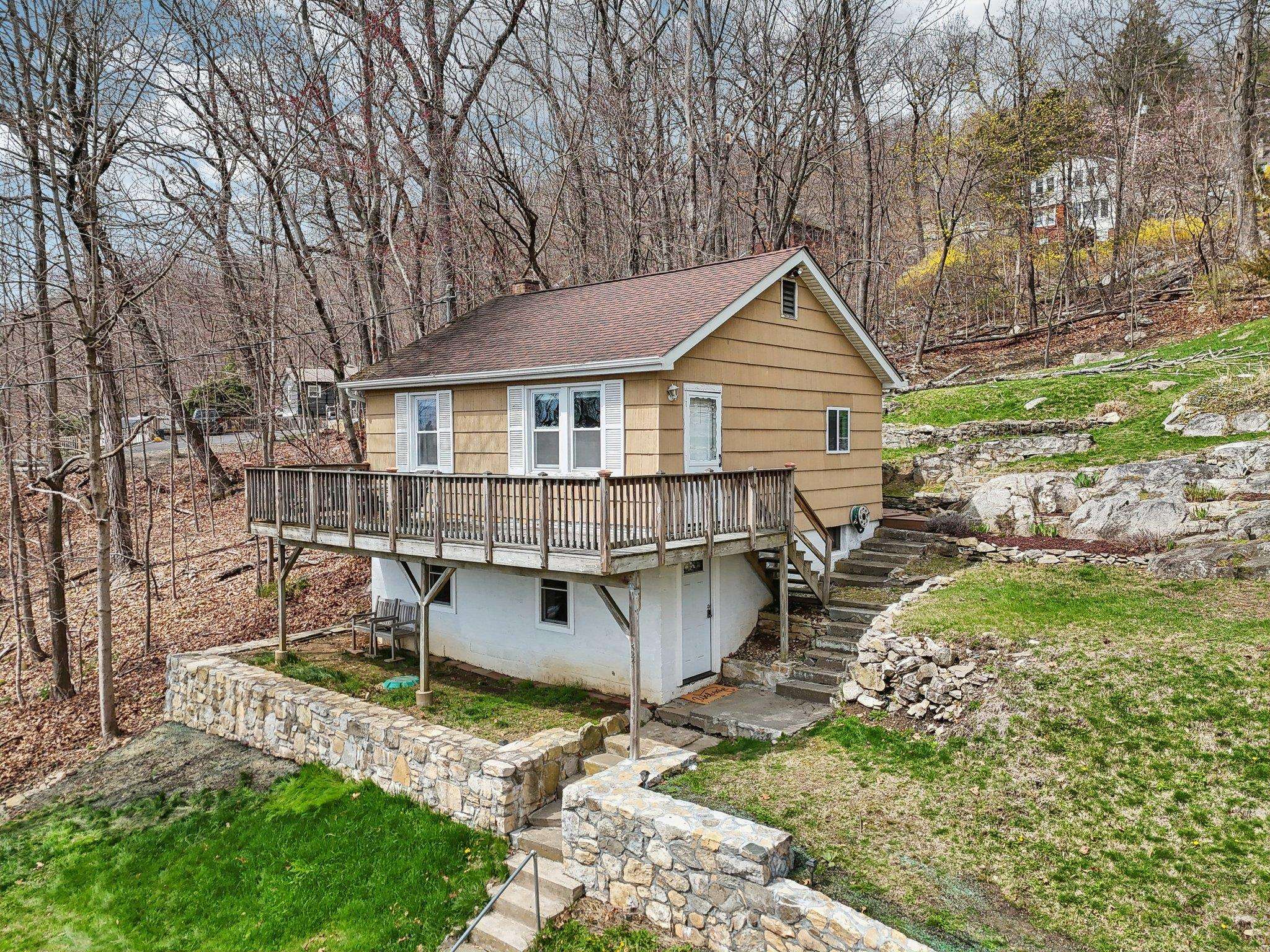 Lake Peekskill, NY 10537,324 Lake DR