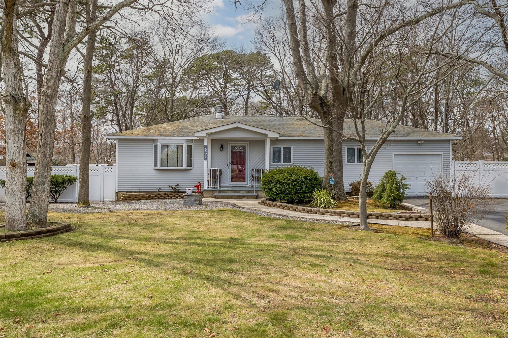 Brentwood, NY 11717,431 Grand BLVD