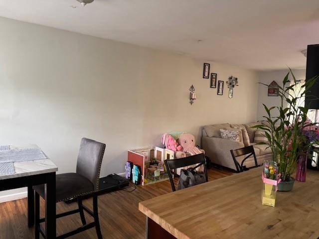 Mastic, NY 11950,27 Hampton AVE