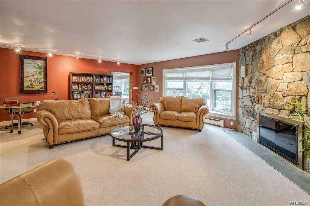 Old Westbury, NY 11568,335 Jericho TPKE