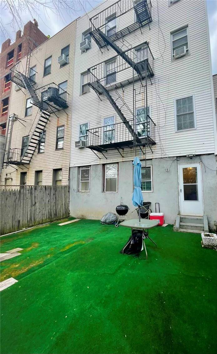 Bronx, NY 10467,3194 Webster AVE