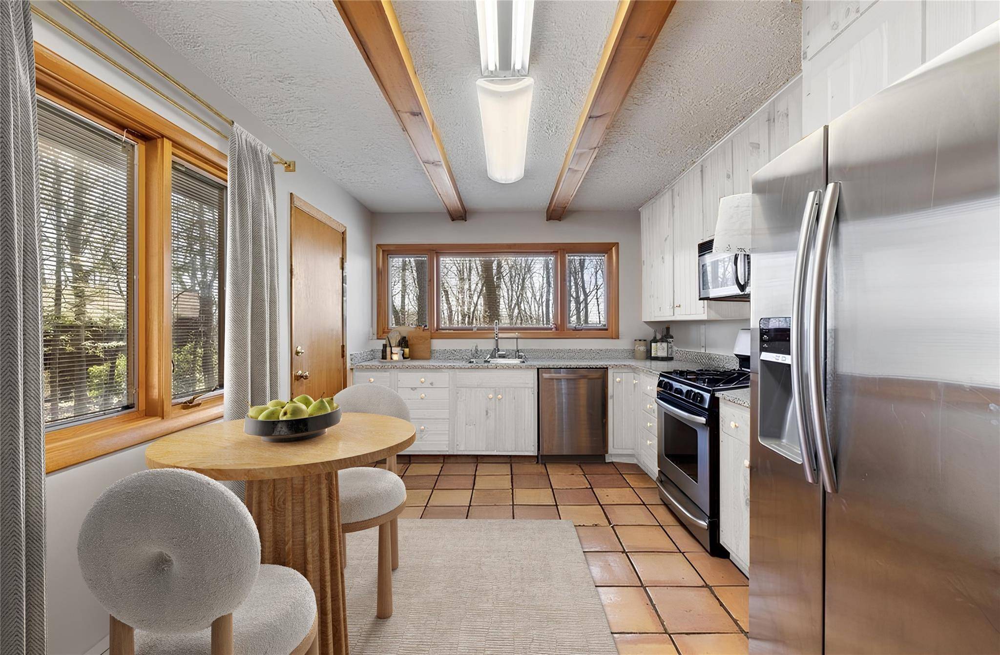 Pomona, NY 10970,5 Laura LN