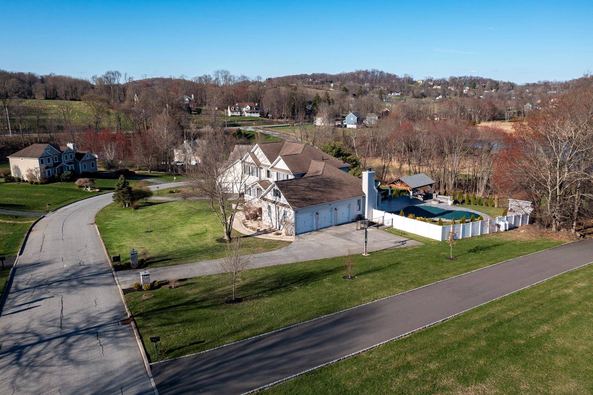 New Windsor, NY 12553,107 Denniston DR