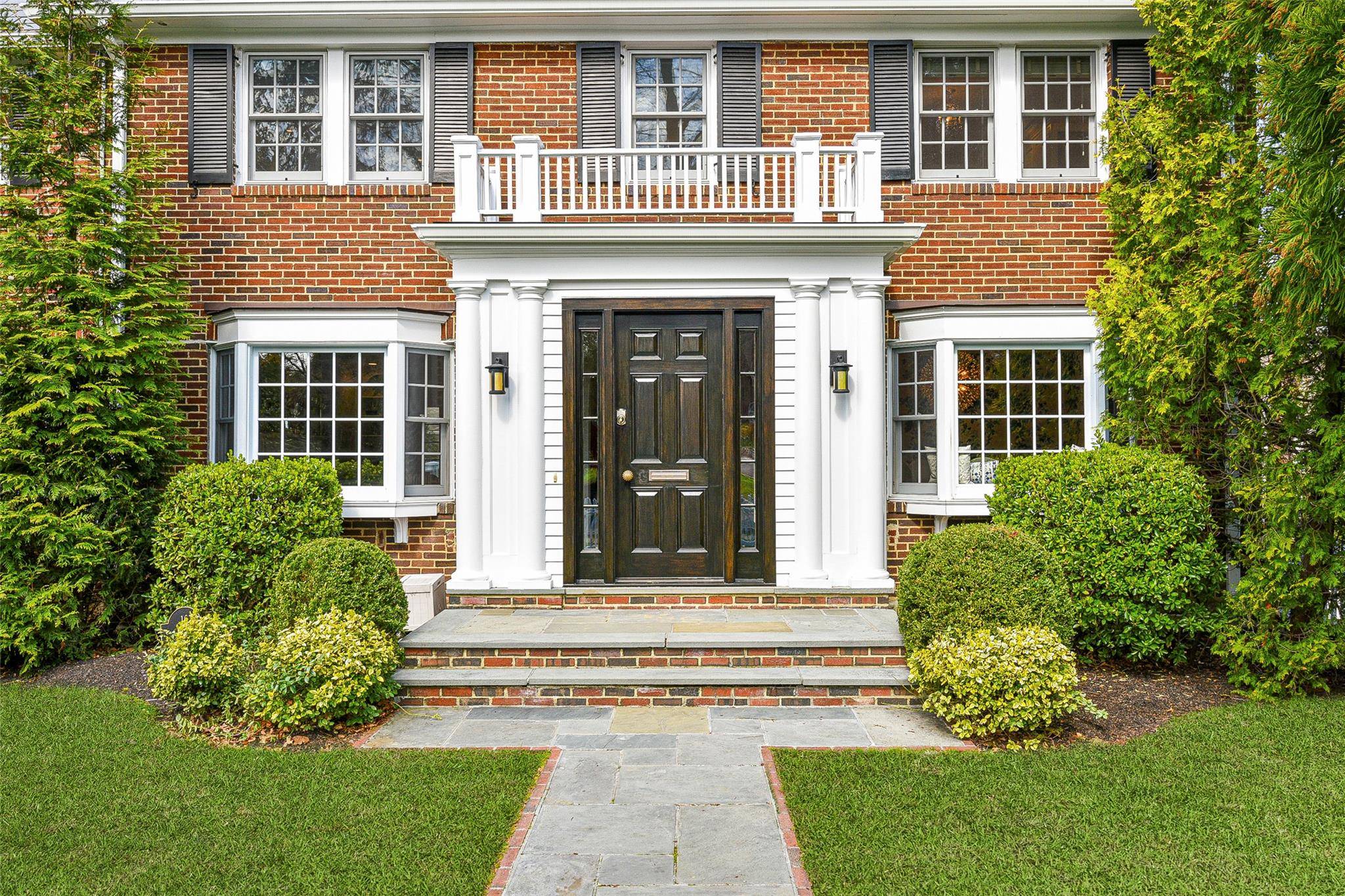 Larchmont, NY 10538,16 Locust AVE