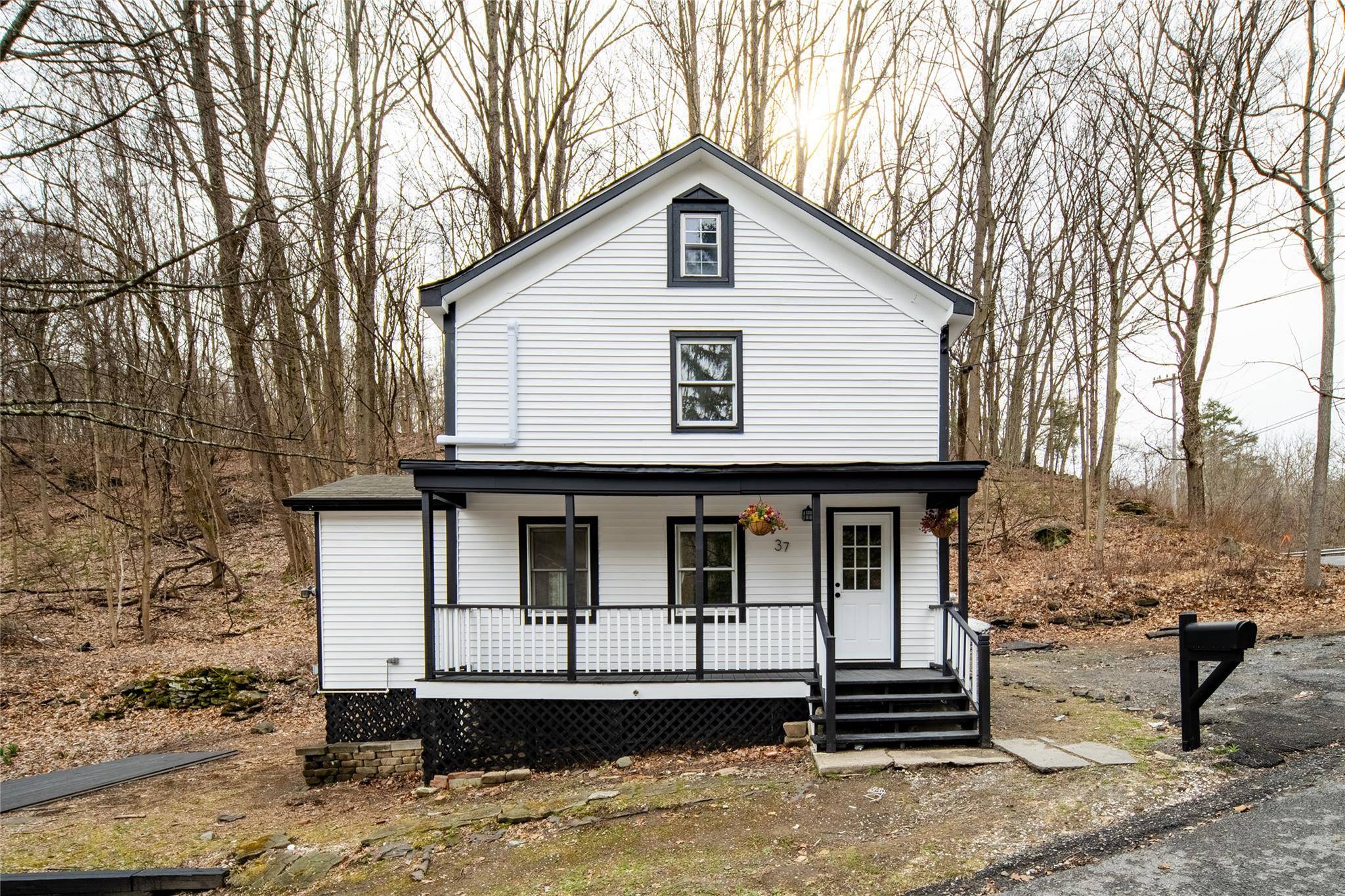 Highland, NY 12528,37 Maple AVE