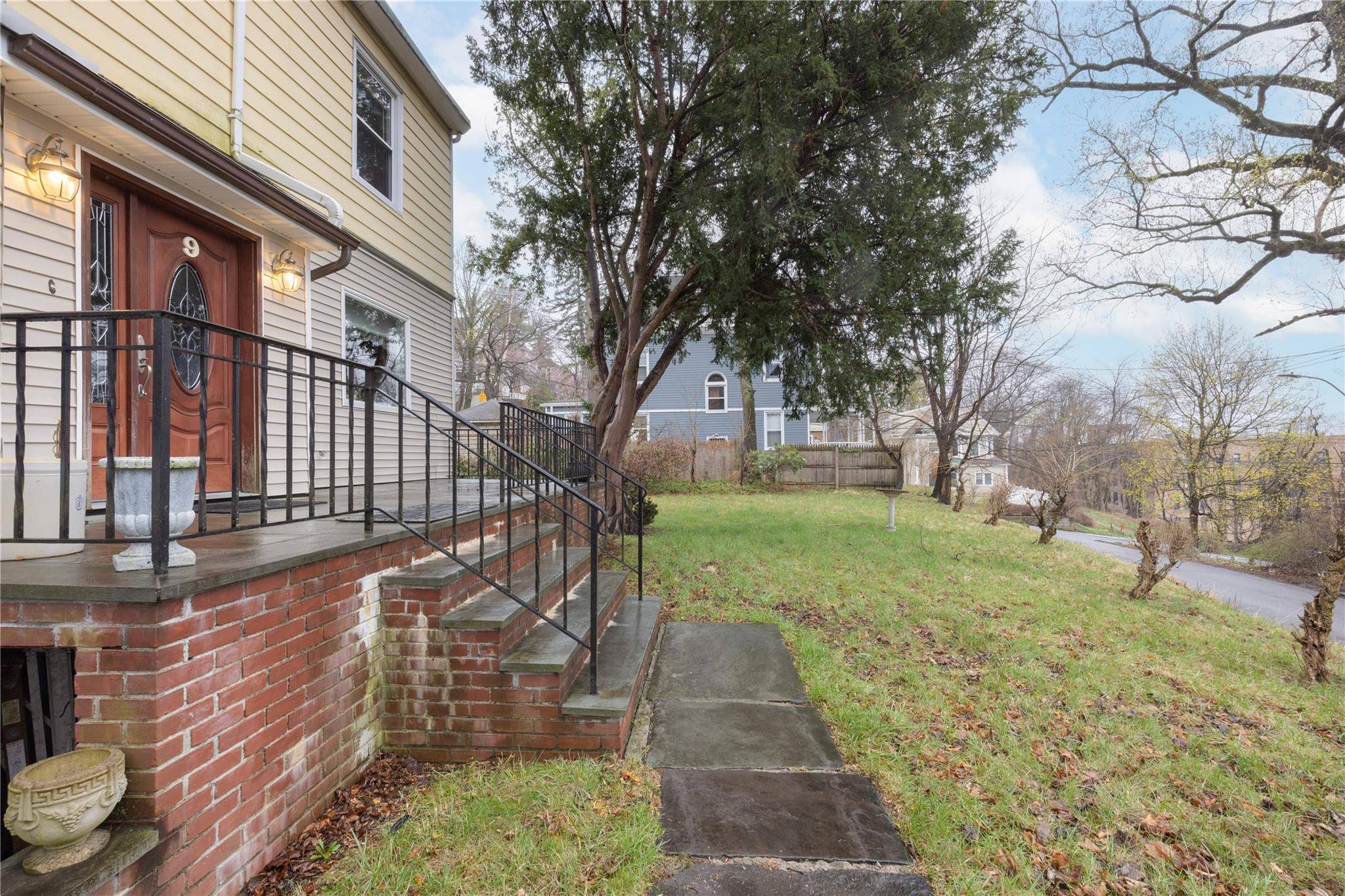 Yonkers, NY 10701,9 Aqueduct PL
