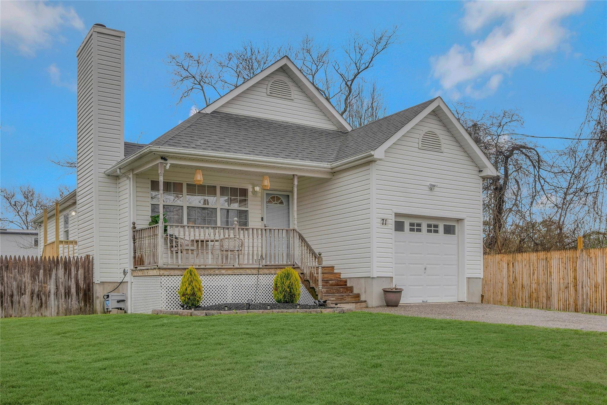 Mastic Beach, NY 11951,71 Shore DR
