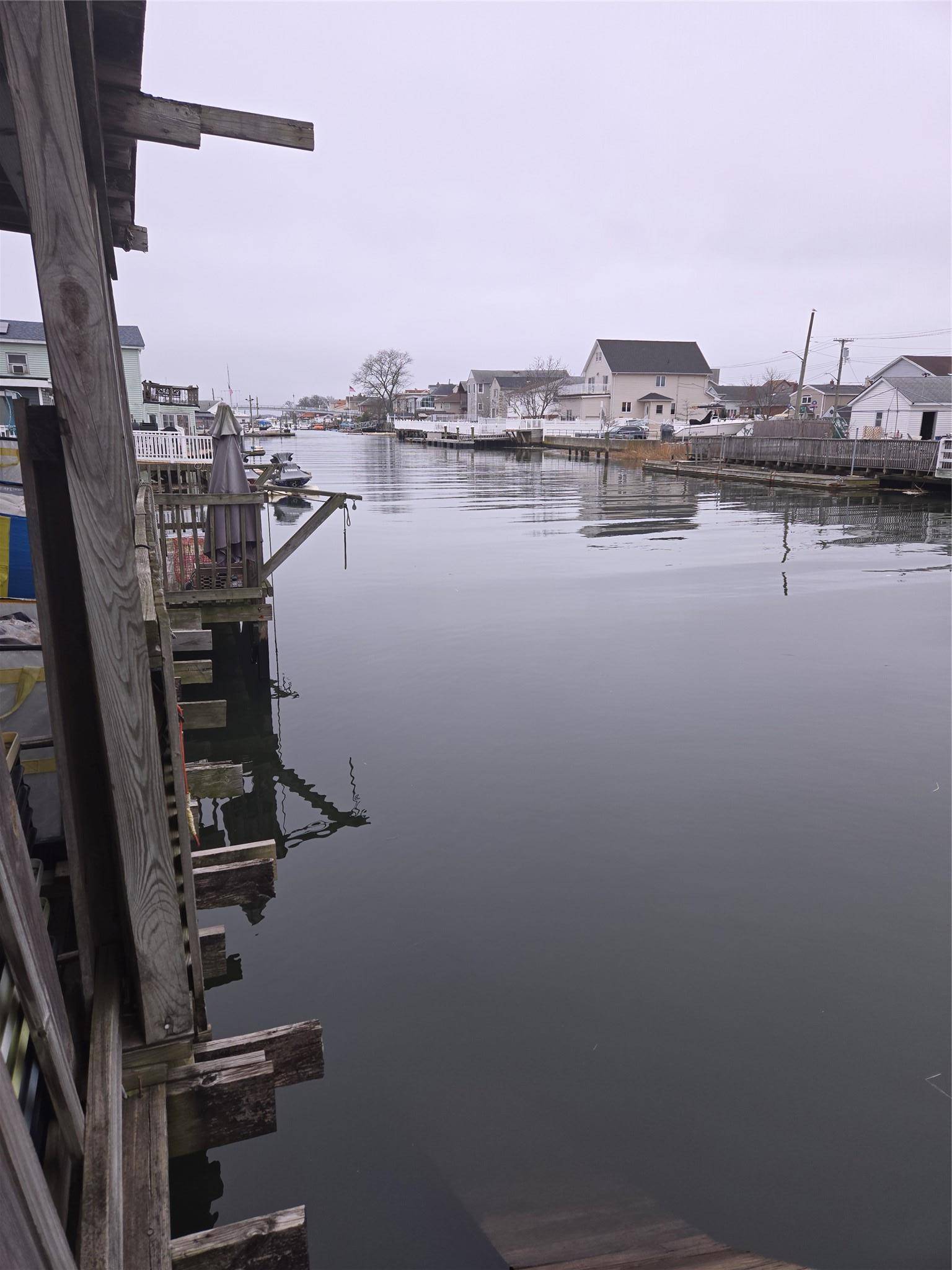 Howard Beach, NY 11414,5 Bayview AVE