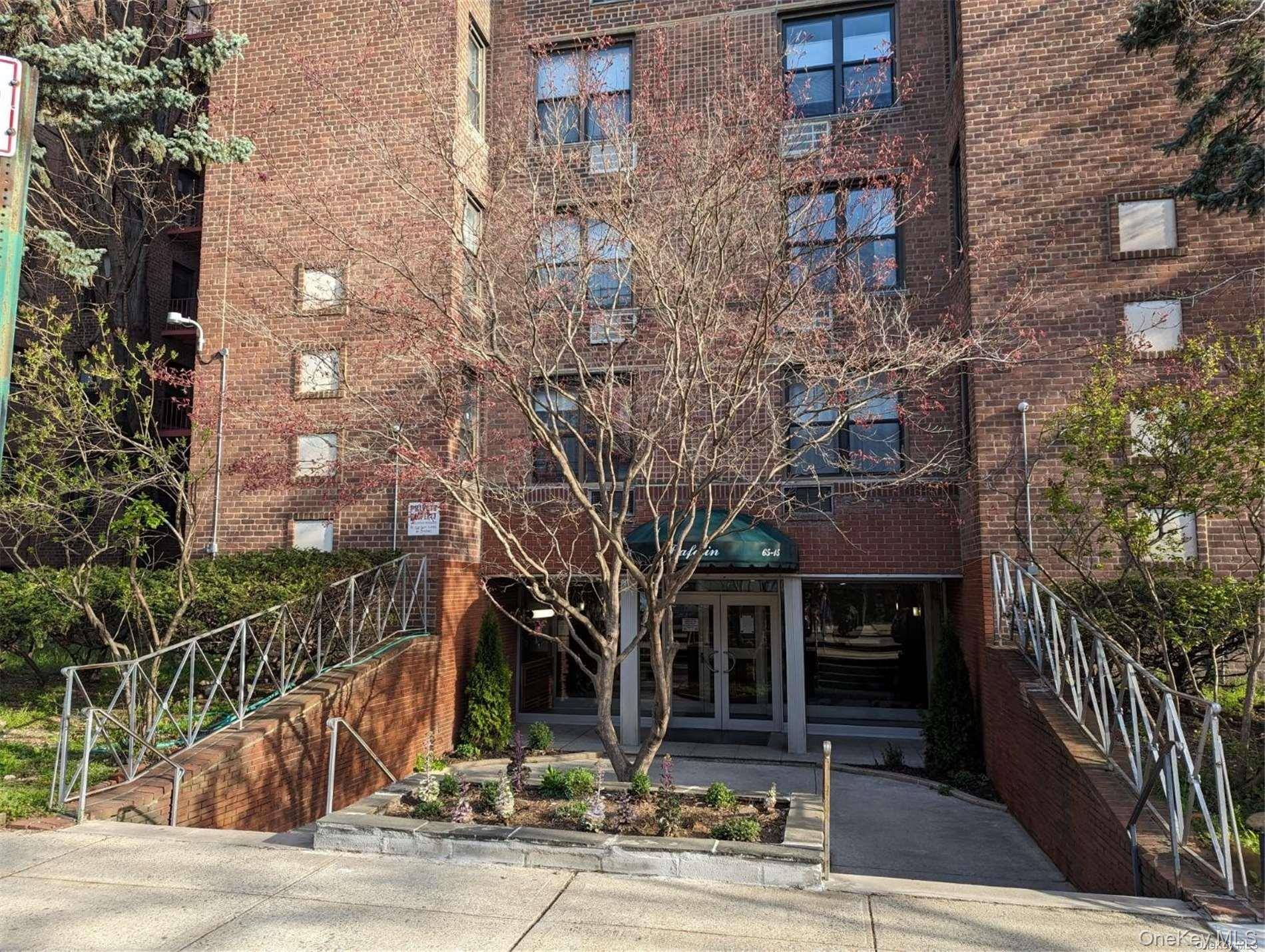 Woodside, NY 11377,65-15 38th AVE #5P
