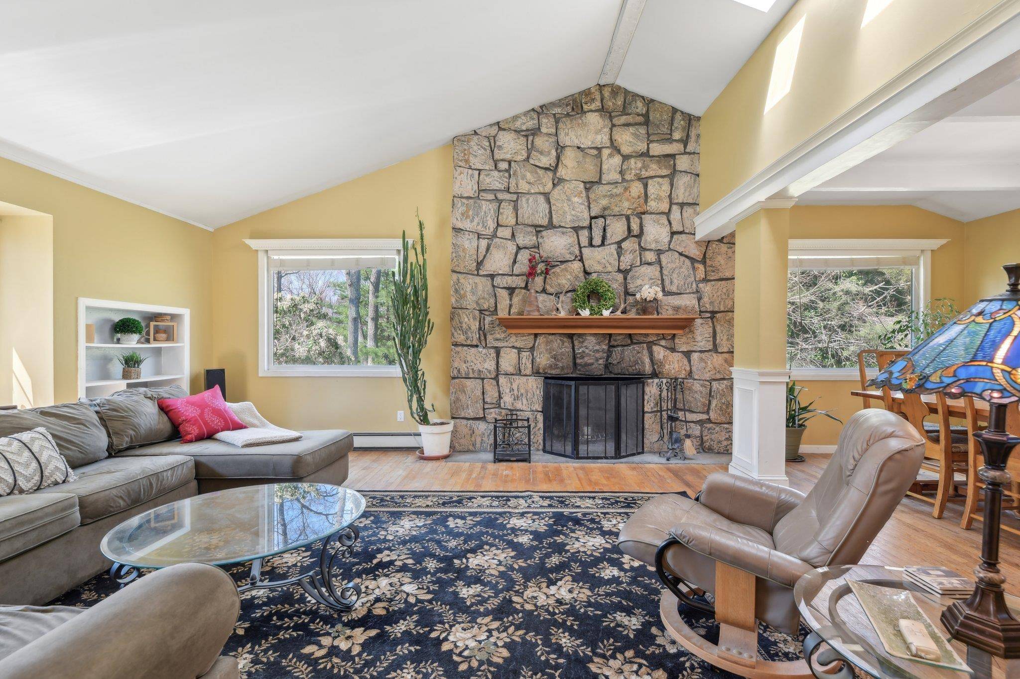 Northport, NY 11768,28 Greentree CT