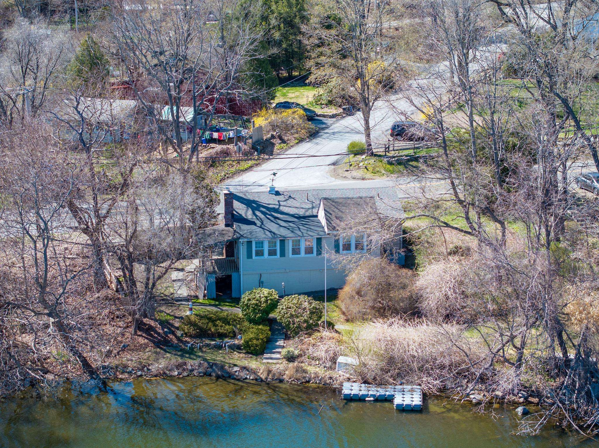Patterson, NY 12563,215 Haviland DR