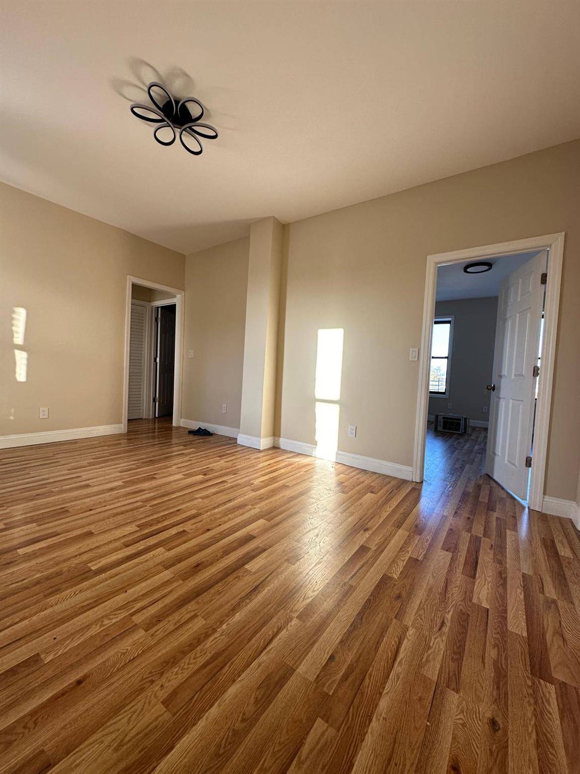 Ozone Park, NY 11416,97-52 75th street