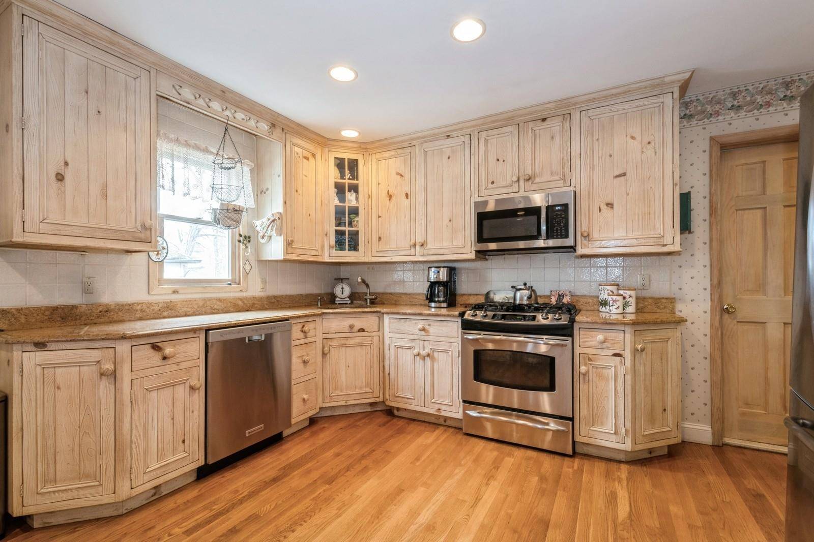 Hewlett, NY 11557,1547 Moffitt AVE
