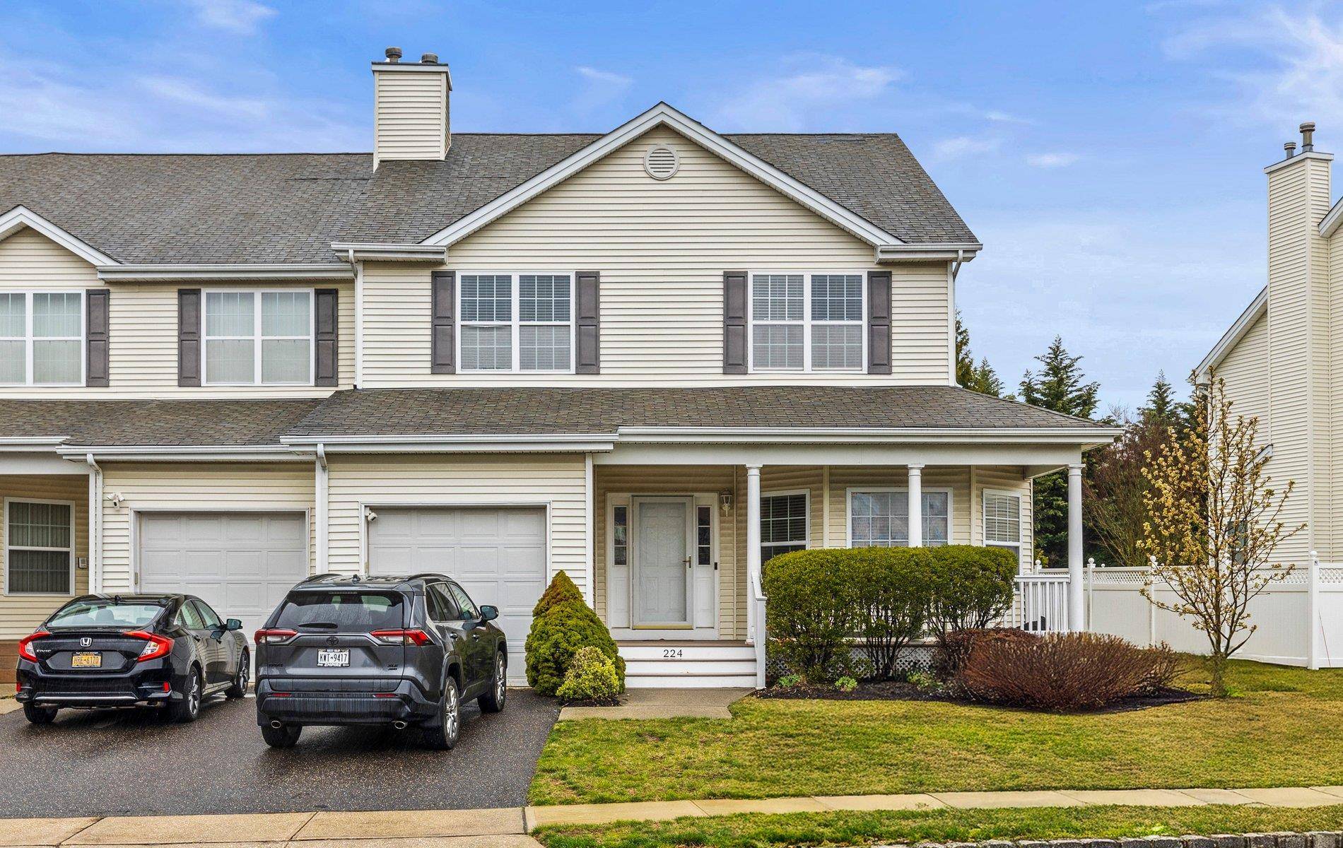 Melville, NY 11747,224 Rivendell CT