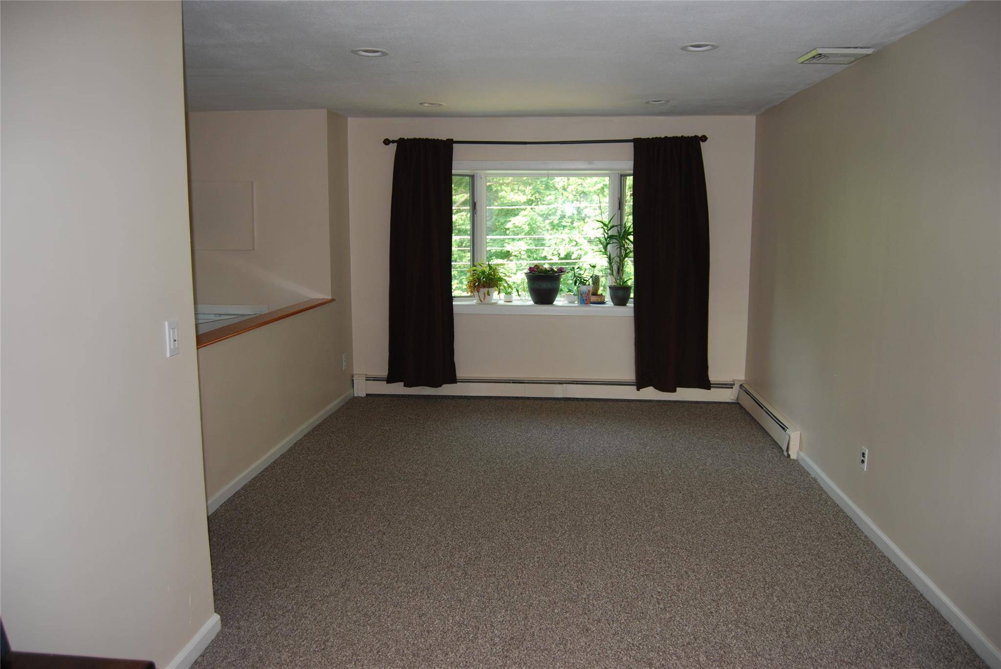 Ronkonkoma, NY 11779,93 W 6th ST