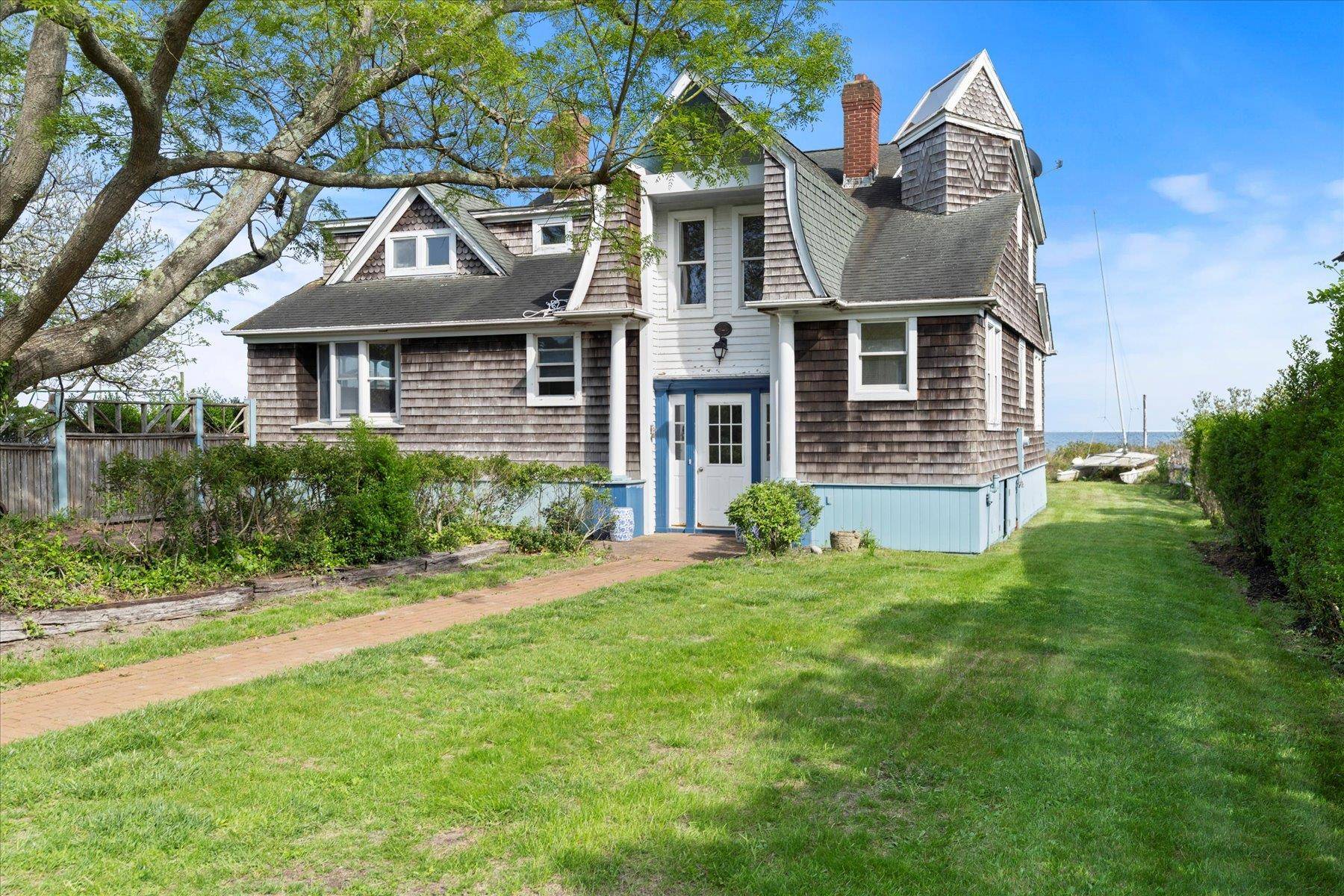 Bellport Village, NY 11713,4 Shore RD