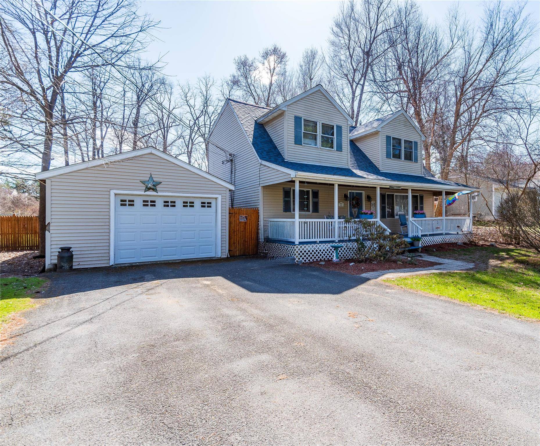 Saugerties, NY 12477,123 Barclay LN