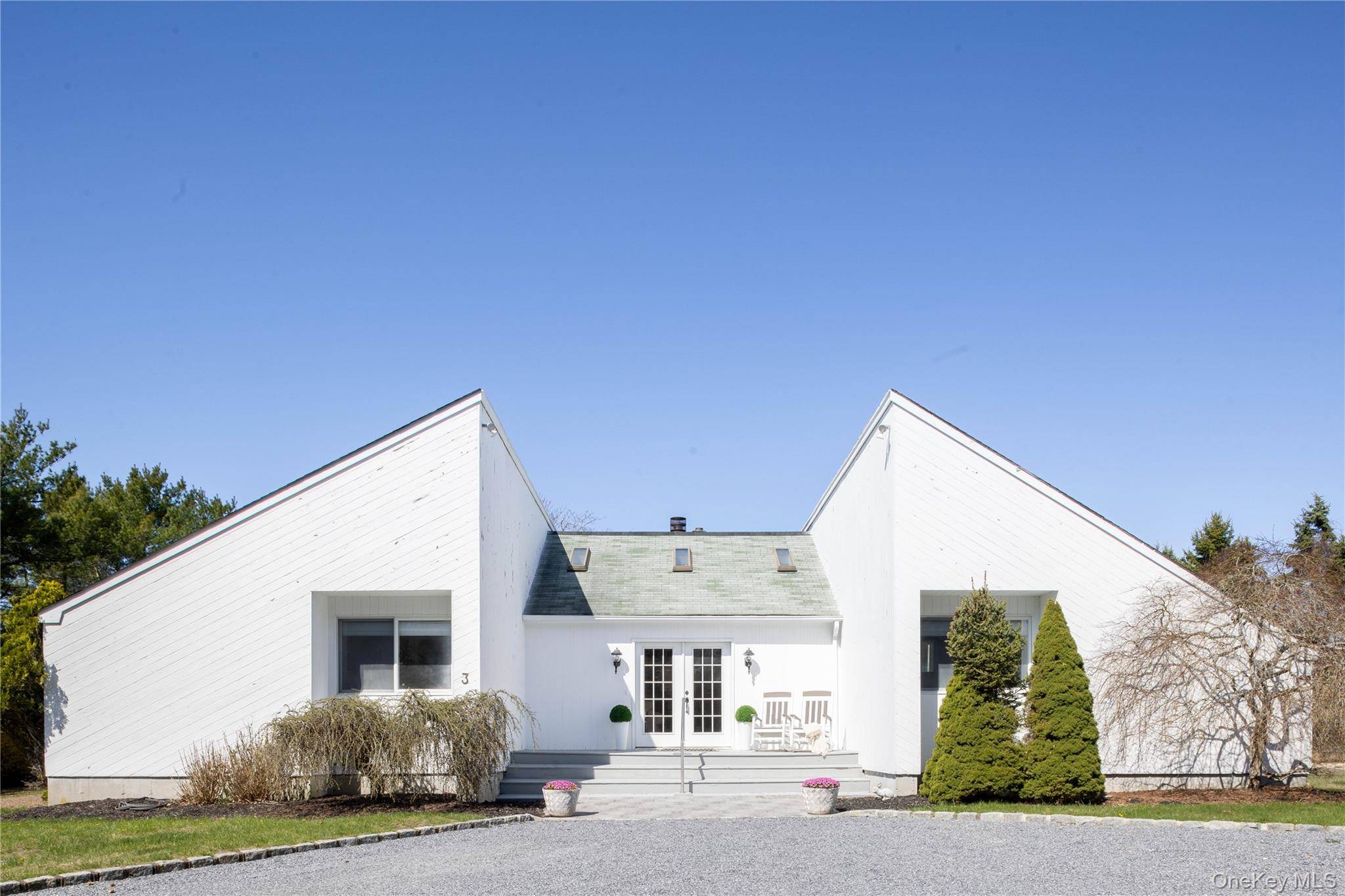 Remsenburg, NY 11960,3 Clay Pit RD