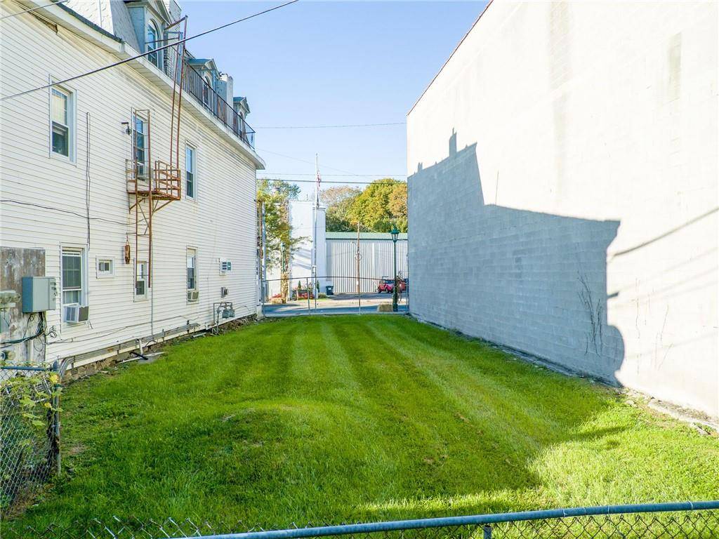 Walden, NY 12586,69 Main ST