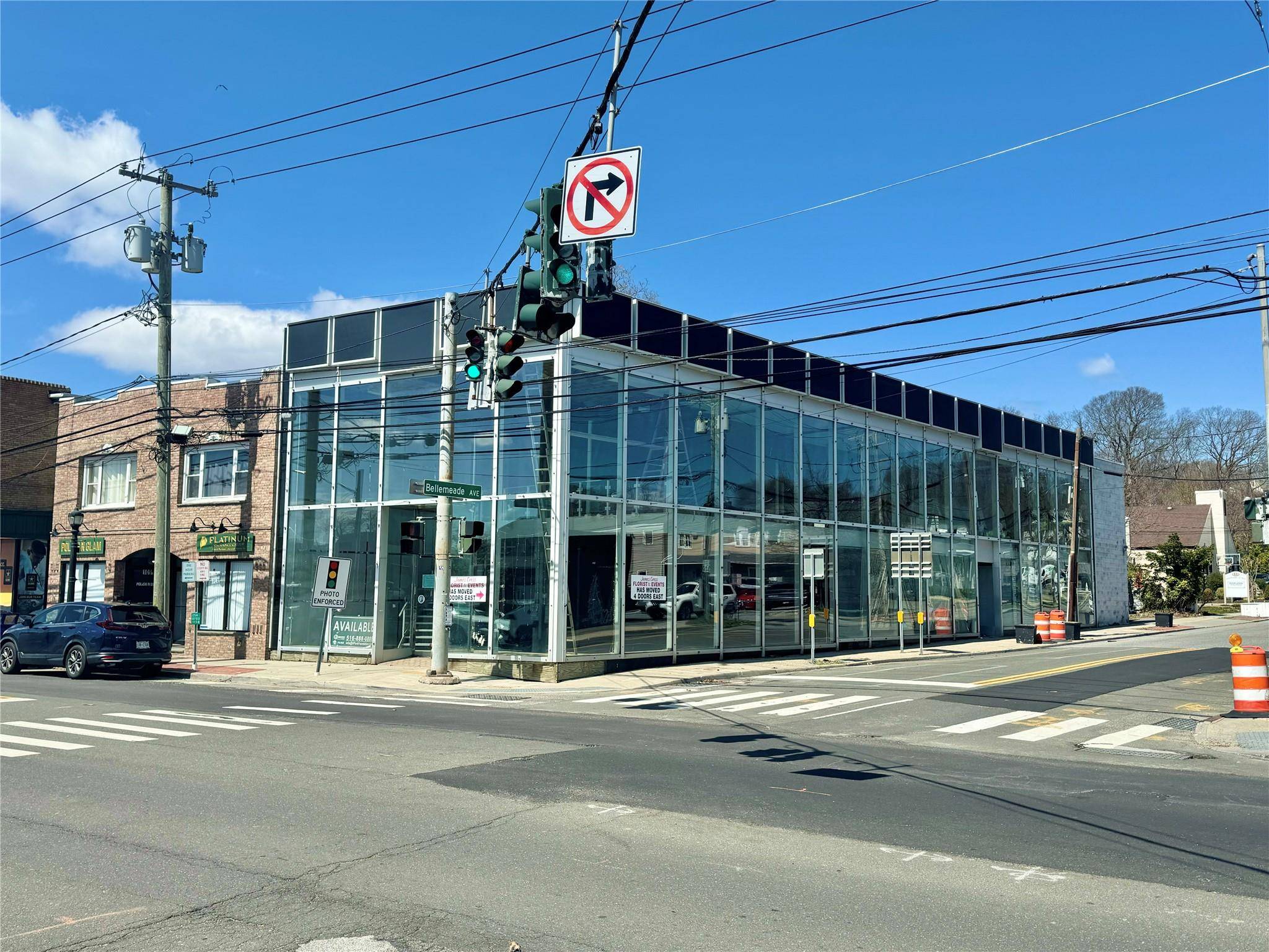 Smithtown, NY 11787,115 E Main ST