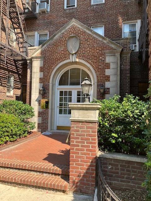 Jackson Heights, NY 11372,35-53 77 ST #2C