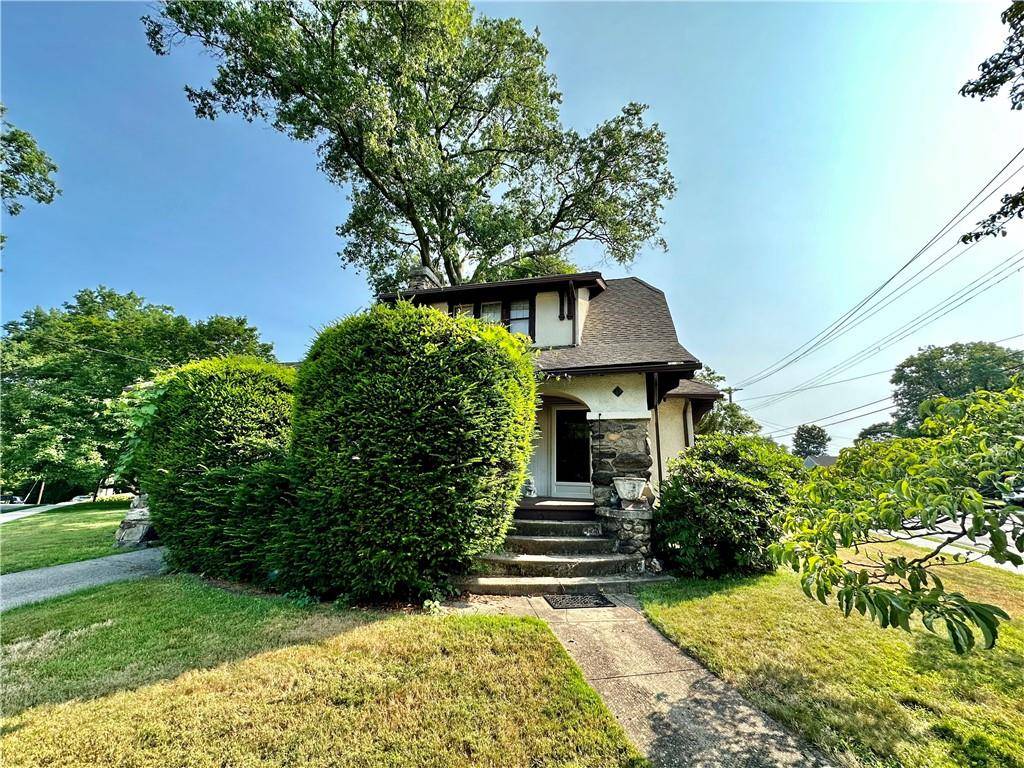 Larchmont, NY 10538,18 Revere RD
