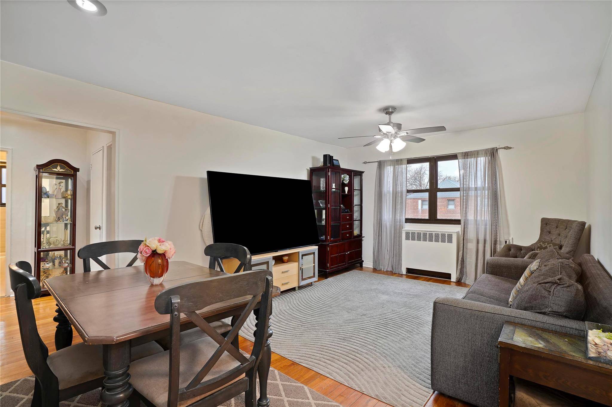 Howard Beach, NY 11414,155-31 84th ST #4L