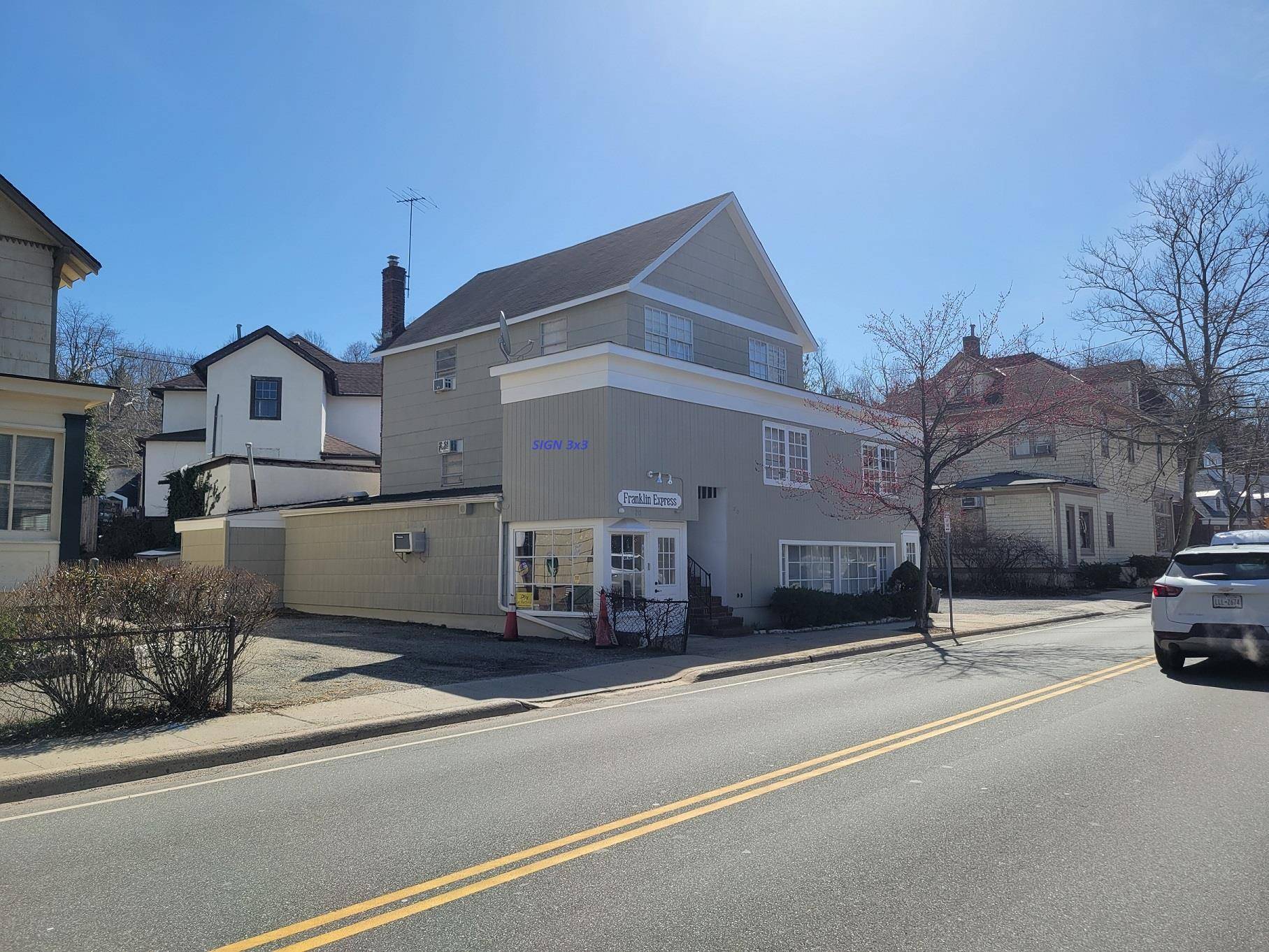 Roslyn, NY 11576,20 Bryant AVE