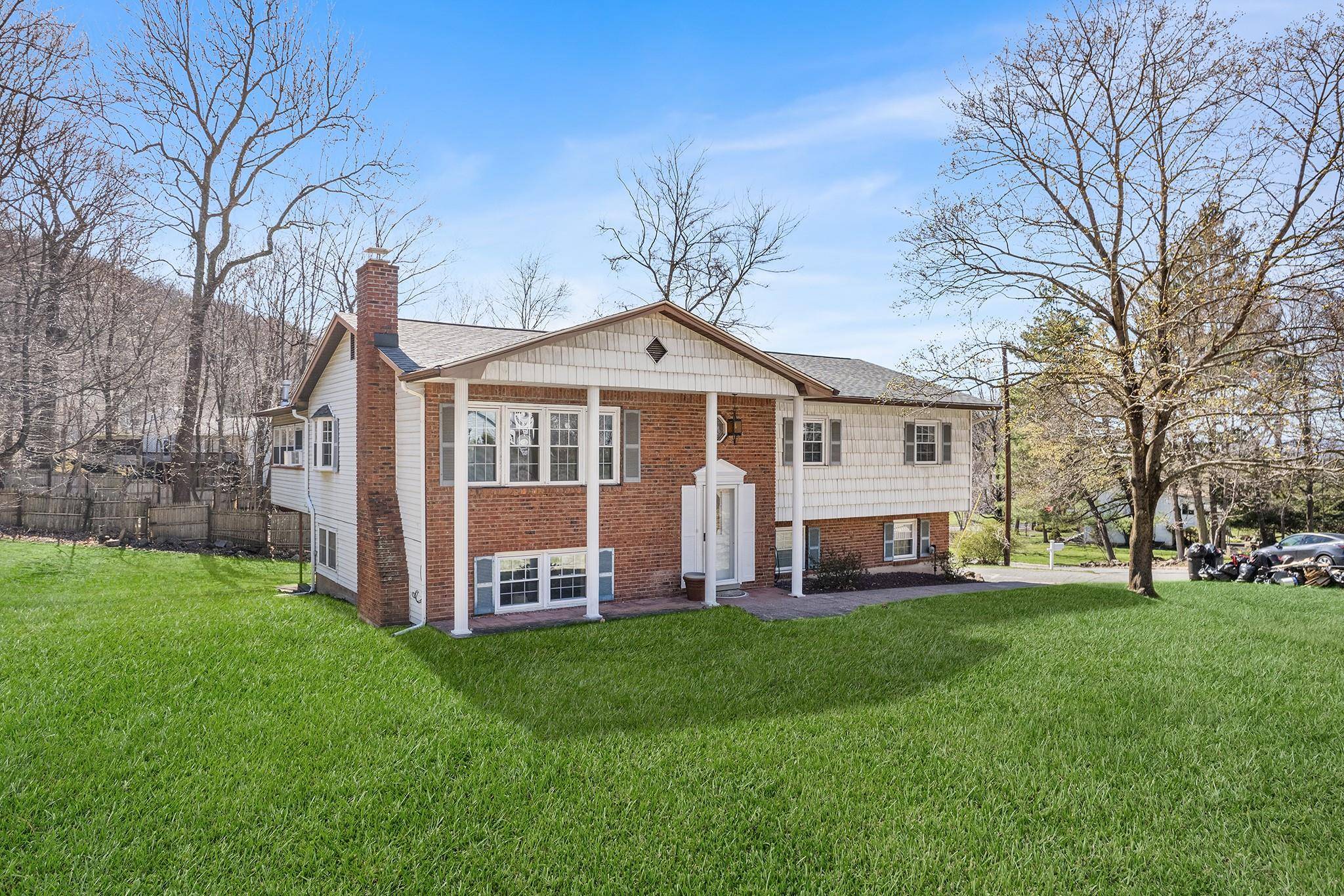 Valley Cottage, NY 10989,927 Mica CT