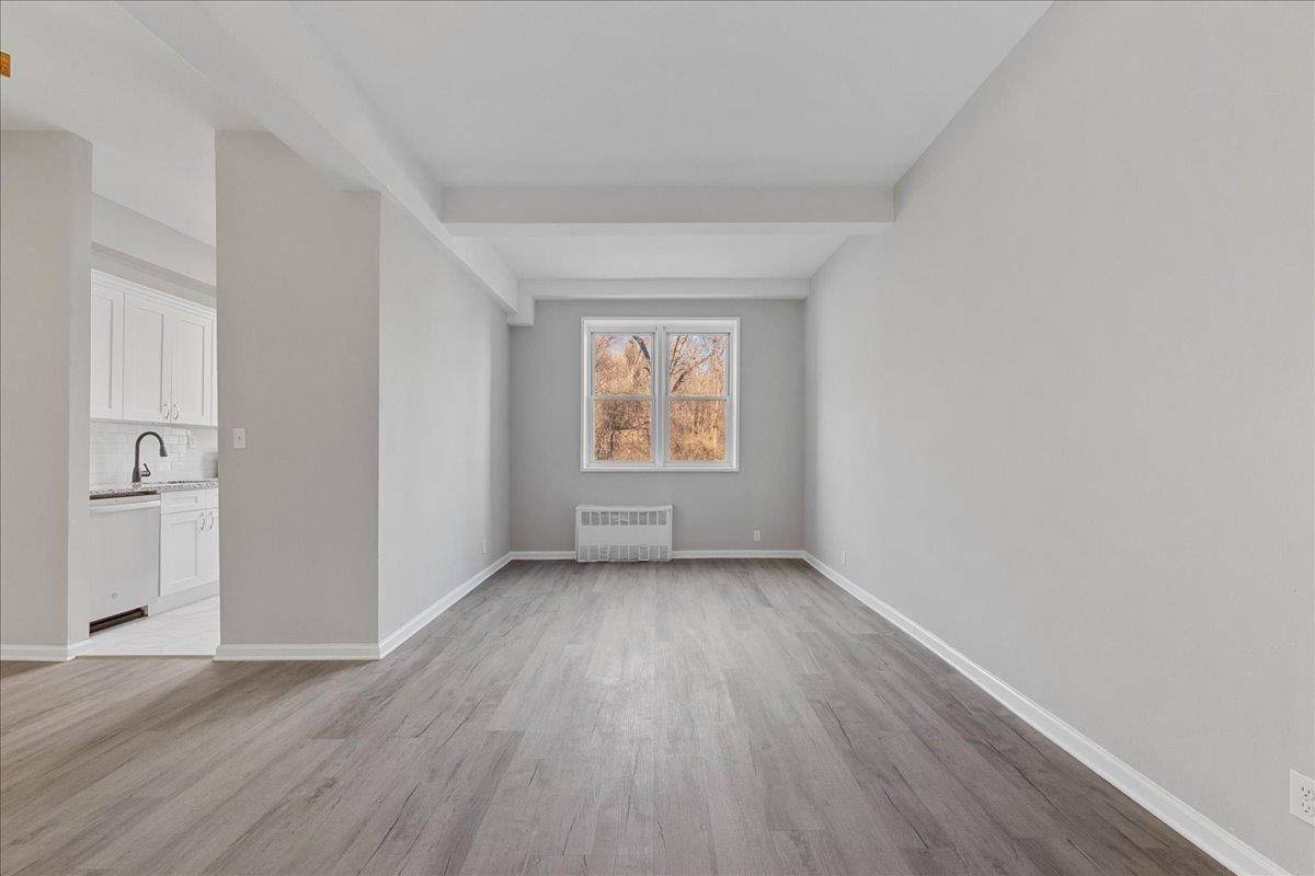 Yonkers, NY 10705,245 Rumsey RD #2G