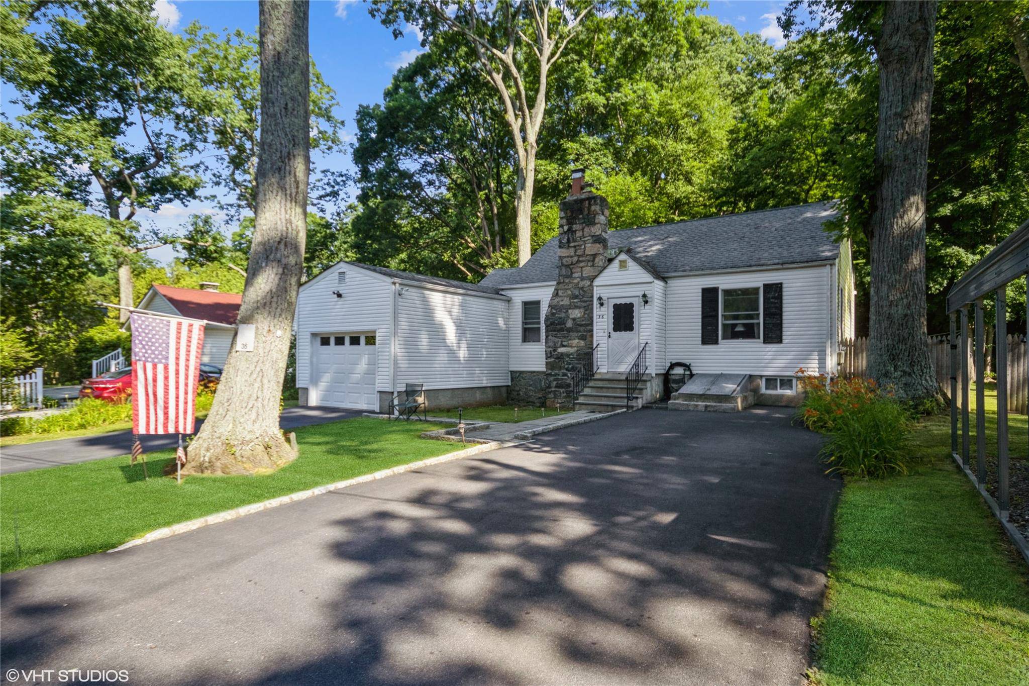 Mahopac, NY 10541,36 Longwood RD