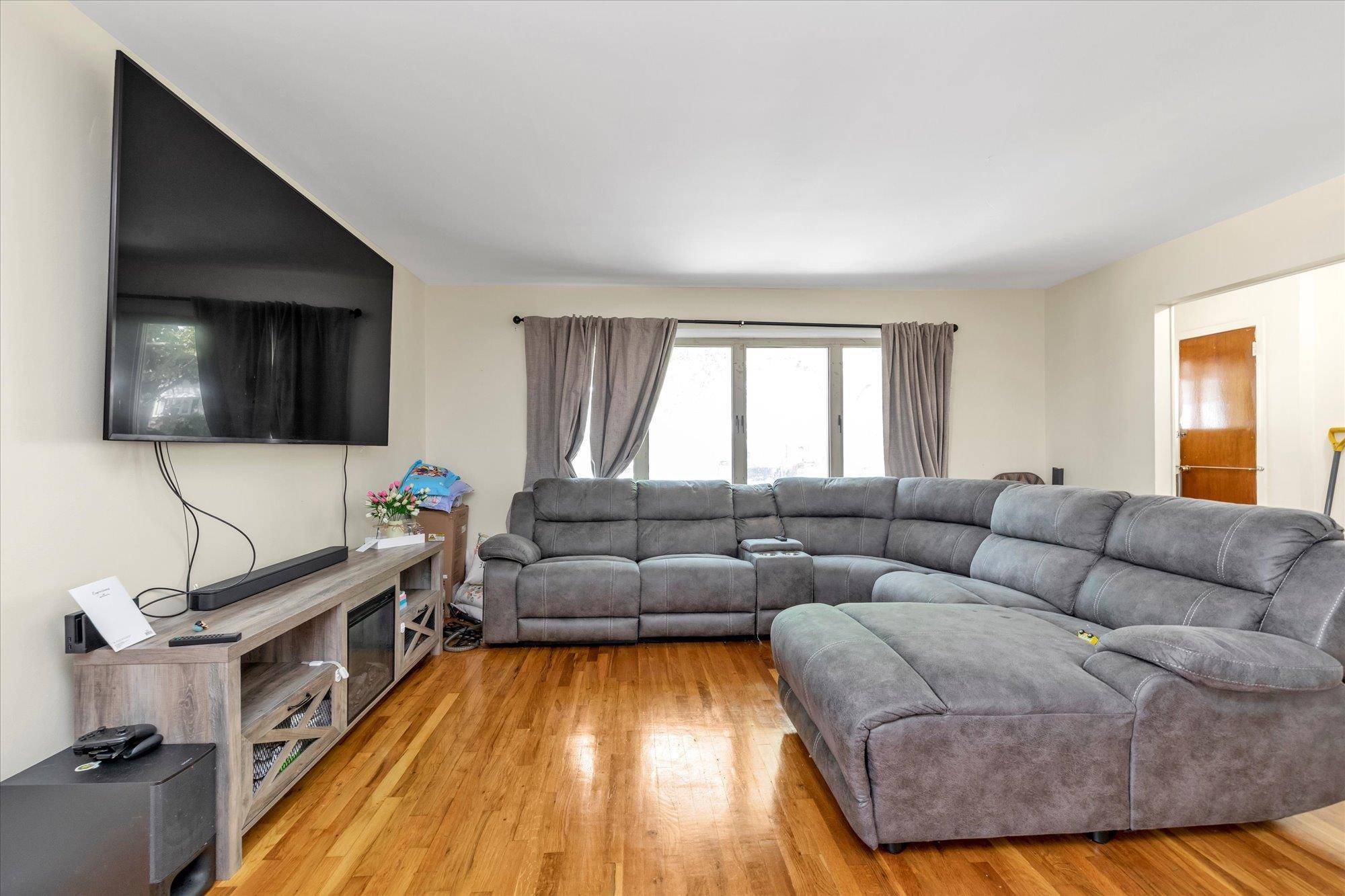 Flushing, NY 11354,146-38 26th AVE