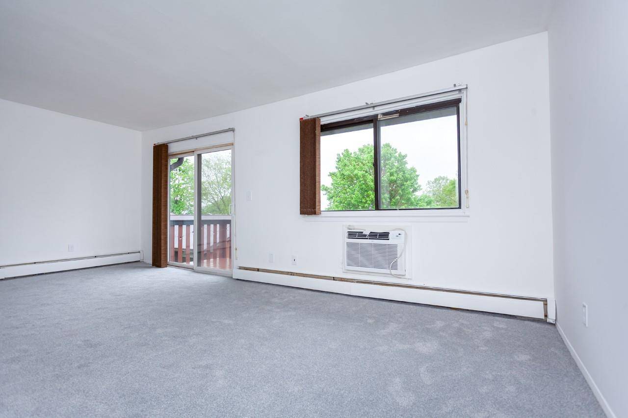 Montrose, NY 10548,250 Coachlight SQ #Building 6 Unit 250