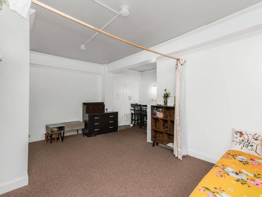 Bronx, NY 10462,1491 Metropolitan AVE #6E
