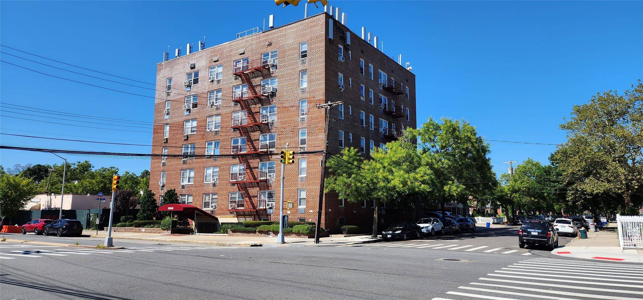 Bellerose, NY 11428,222-89 Braddock Ave #2-E