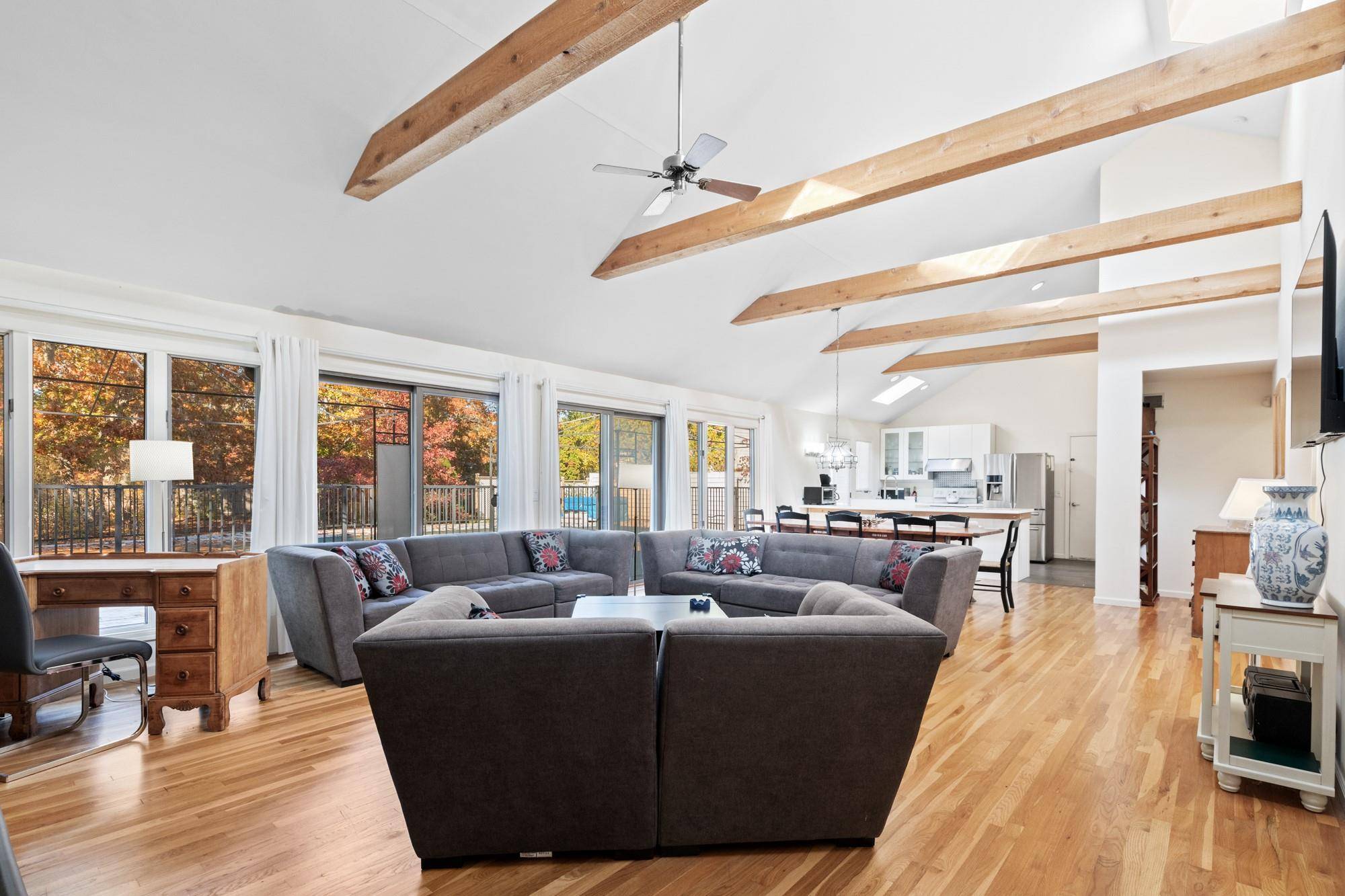 Westhampton, NY 11978,4 Evelyn CT
