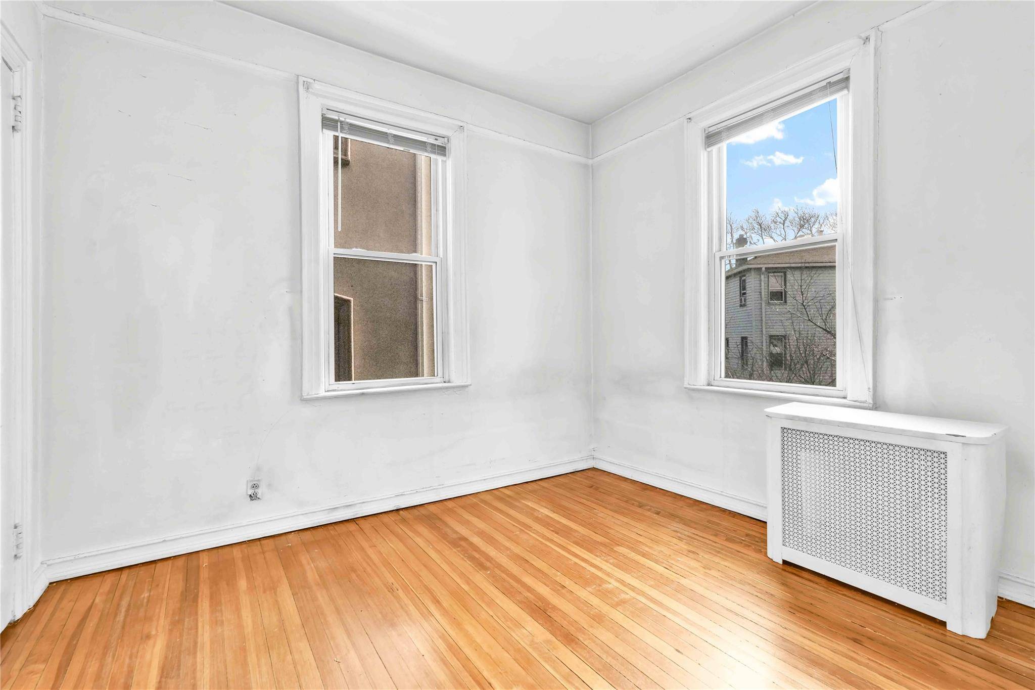 Astoria, NY 11370,2129 Hazen ST