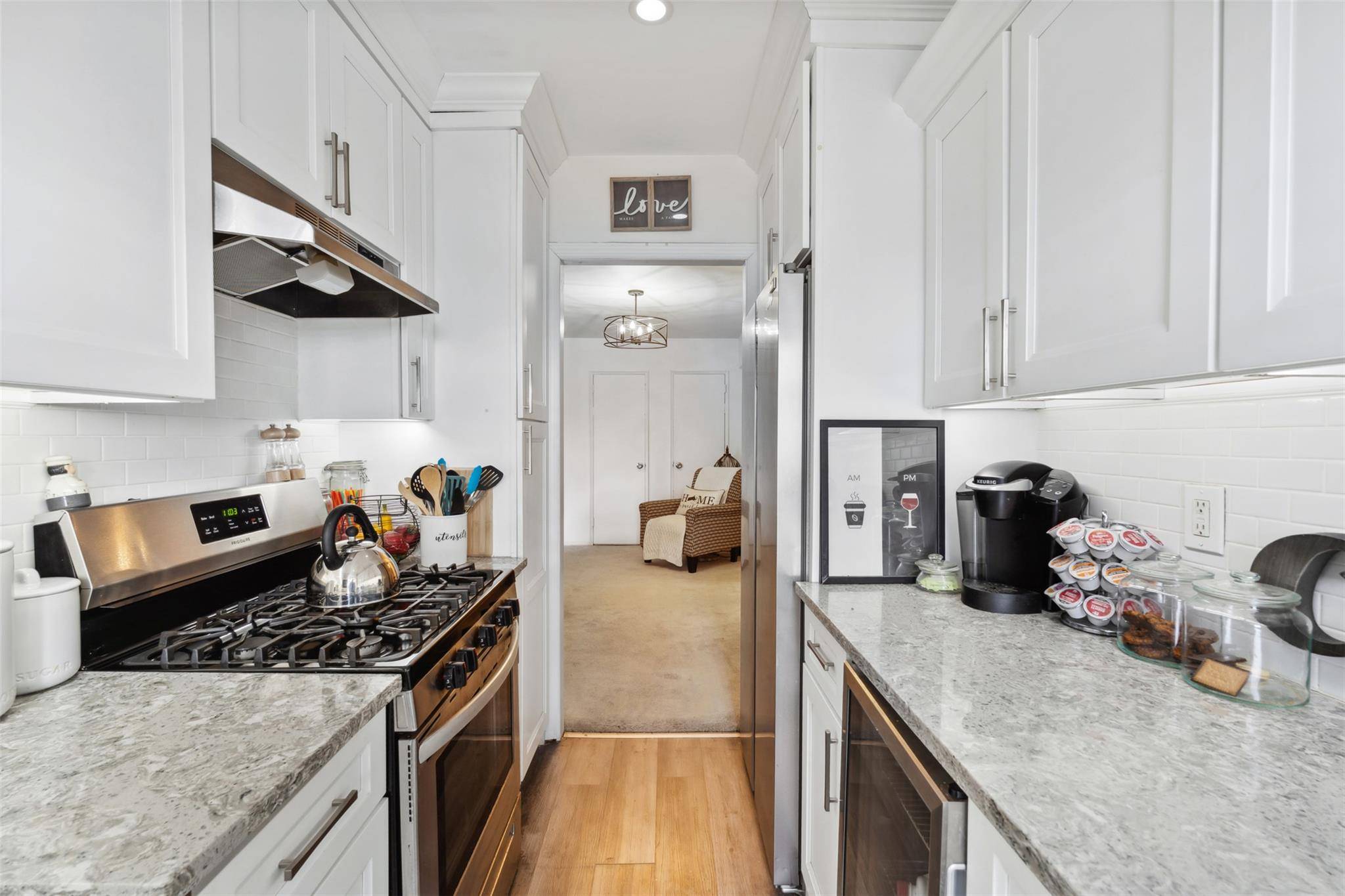 Lynbrook, NY 11563,60 Hempstead AVE #1E