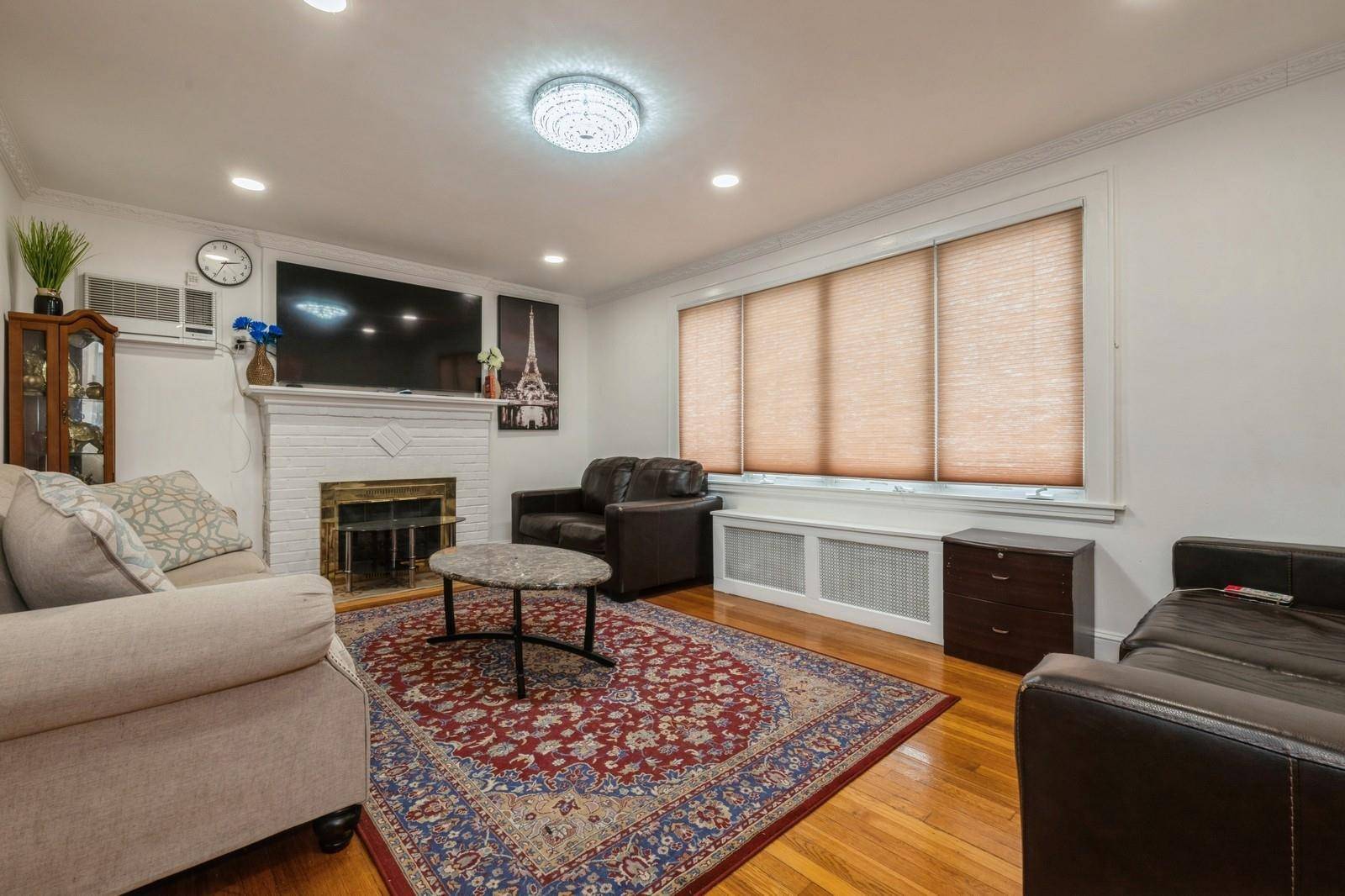 Hicksville, NY 11801,102 East STreet