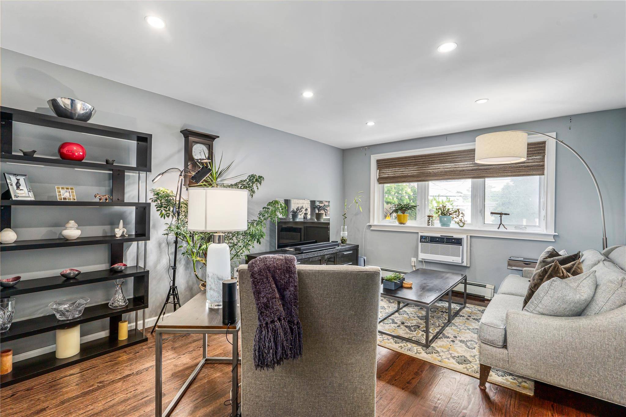Maspeth, NY 11378,6420 Perry AVE