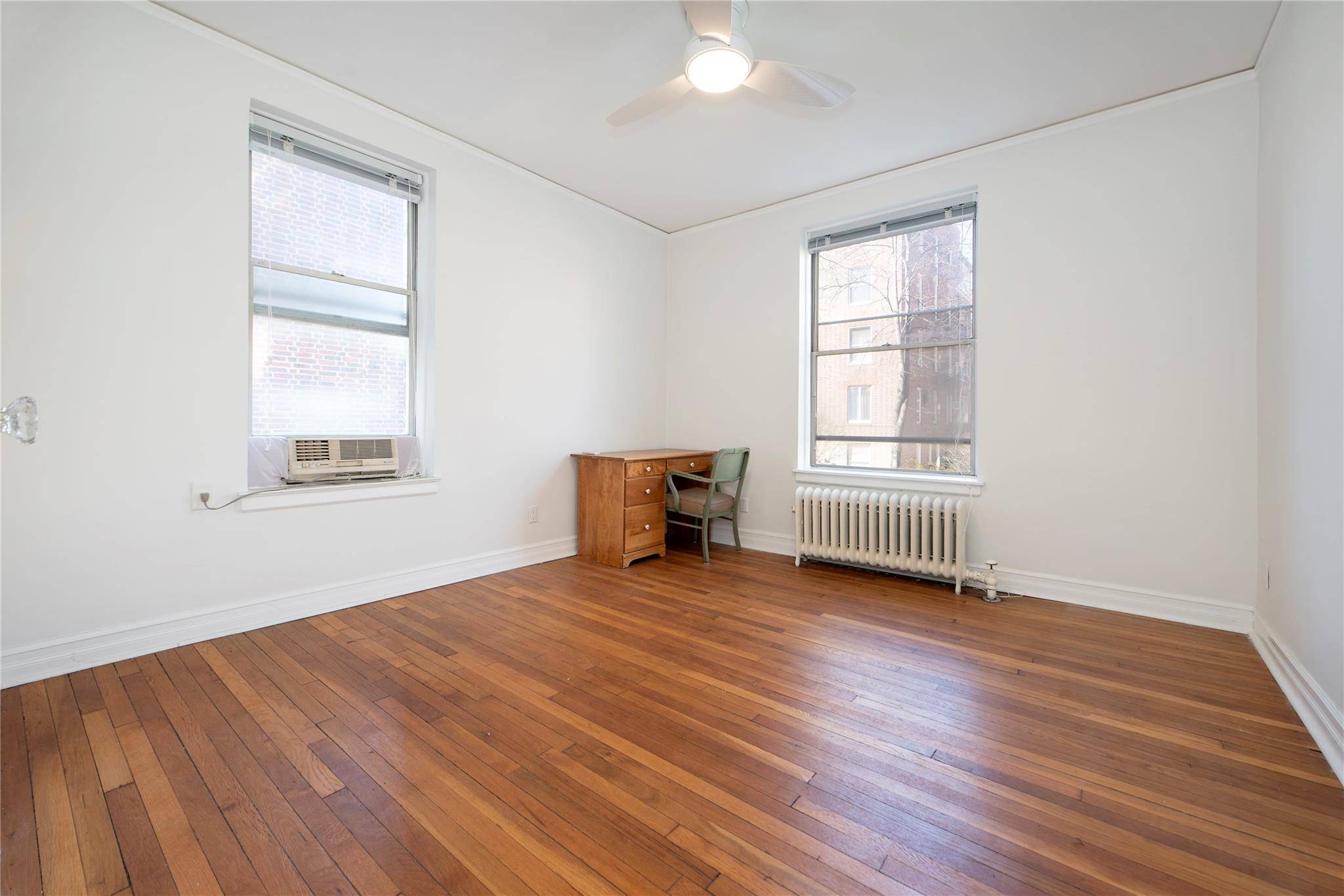 Jackson Heights, NY 11372,3752 85th ST #2