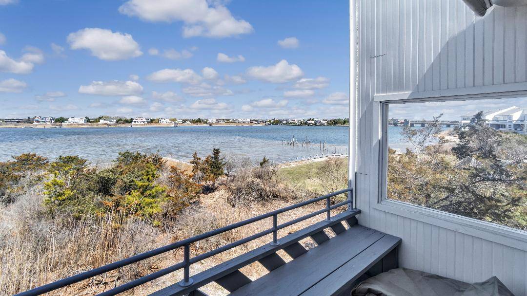 Westhampton Beach, NY 11978,274 Dune RD