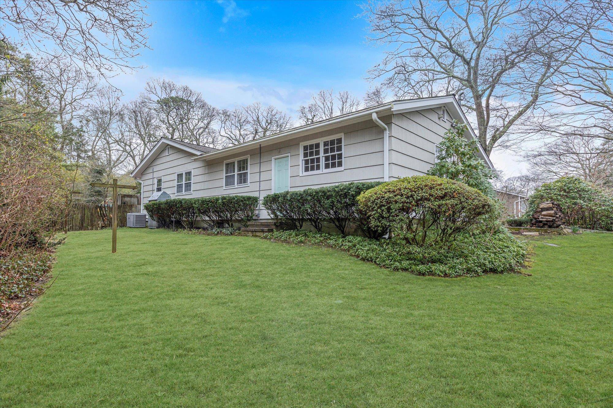 Bayport, NY 11705,31 Baywood LN