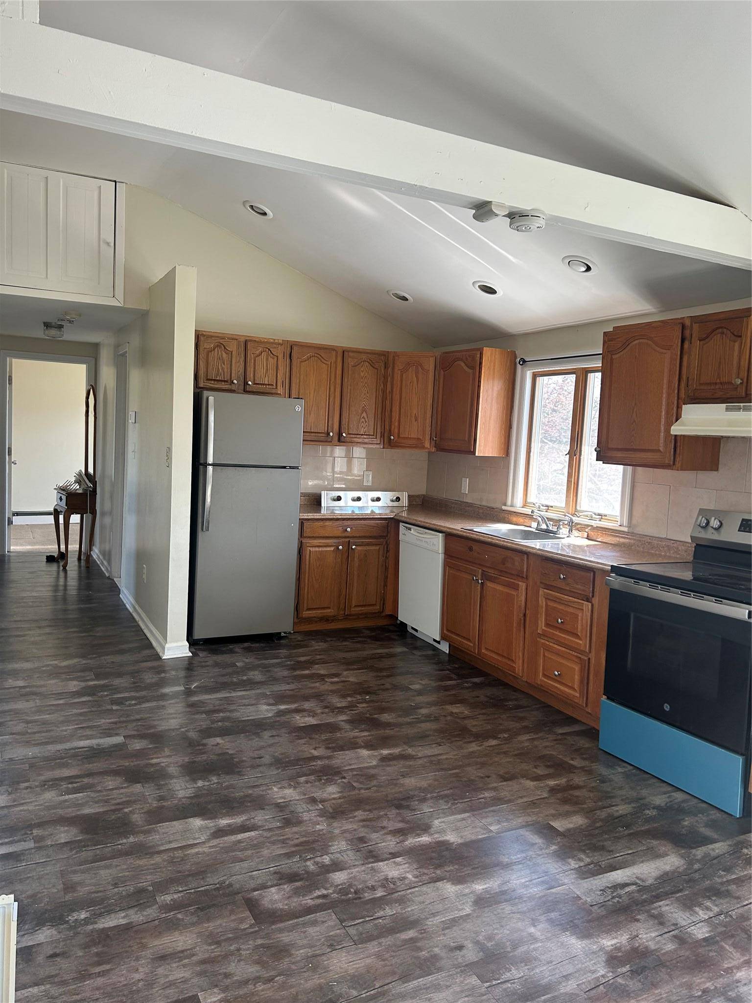 Lindenhurst, NY 11757,249 39th ST