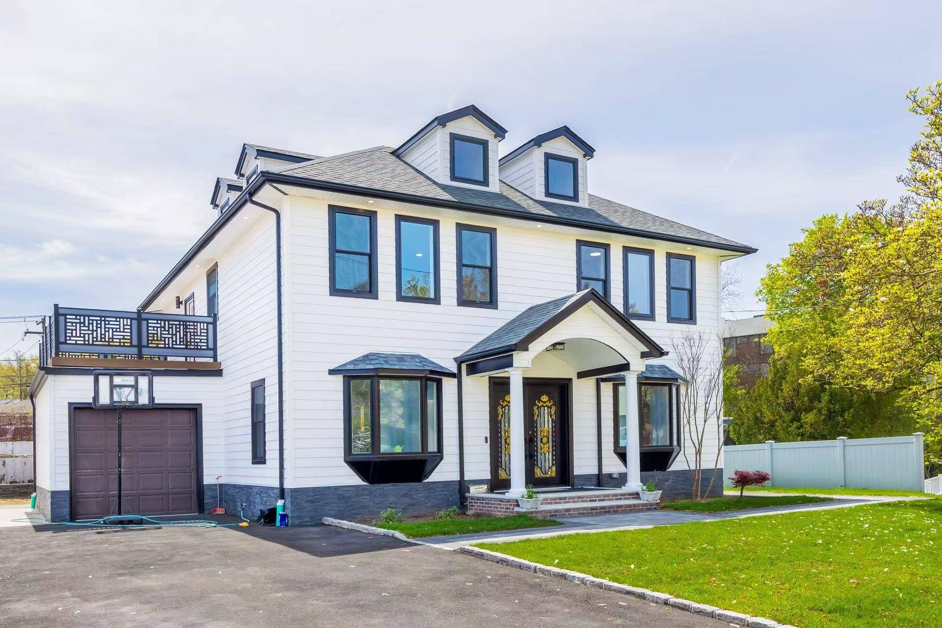 Great Neck, NY 11021,20 Genevieve PL
