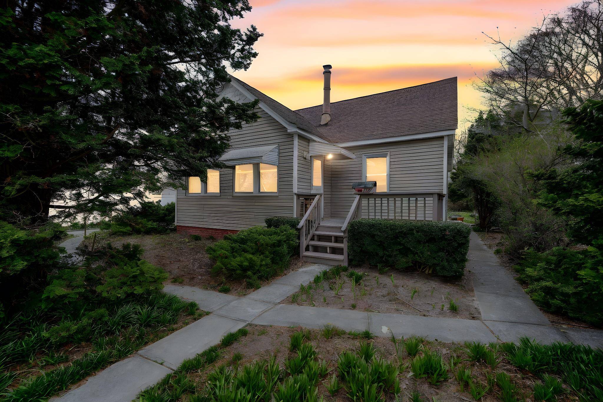 Islip, NY 11751,17 W Walnut ST