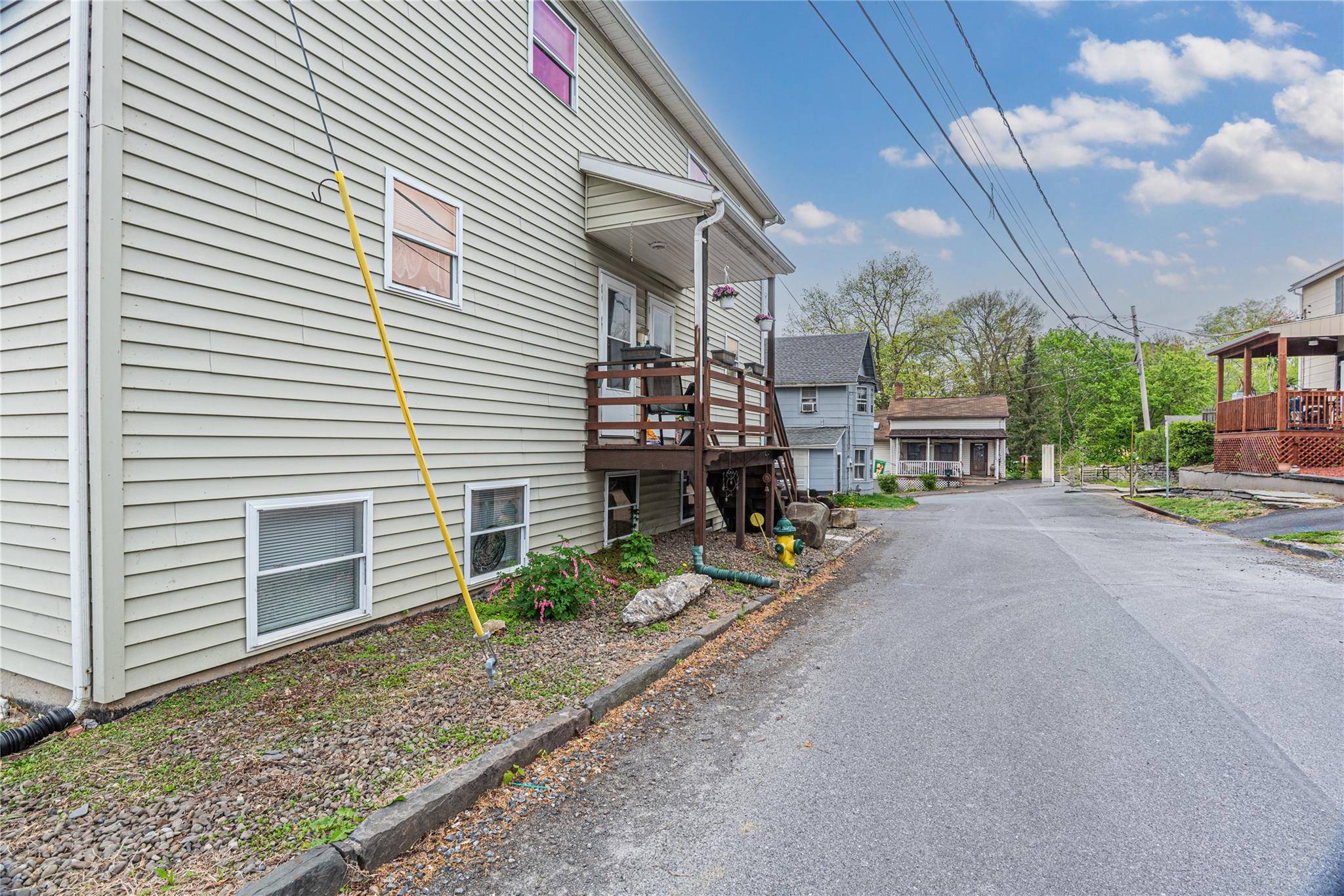 Saugerties, NY 12477,14 Montross ST